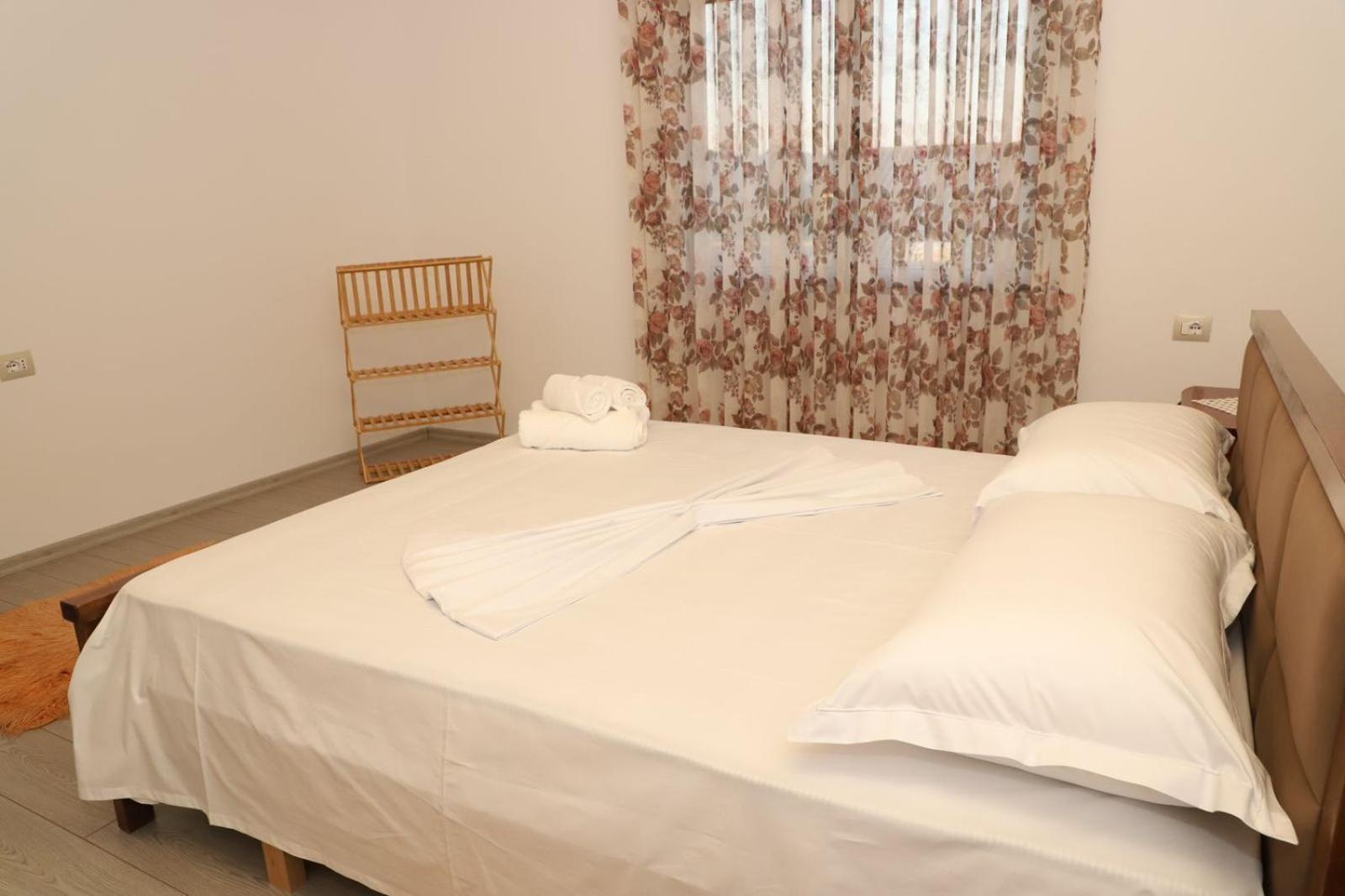 Georgemishel Guest House Berat Exterior photo