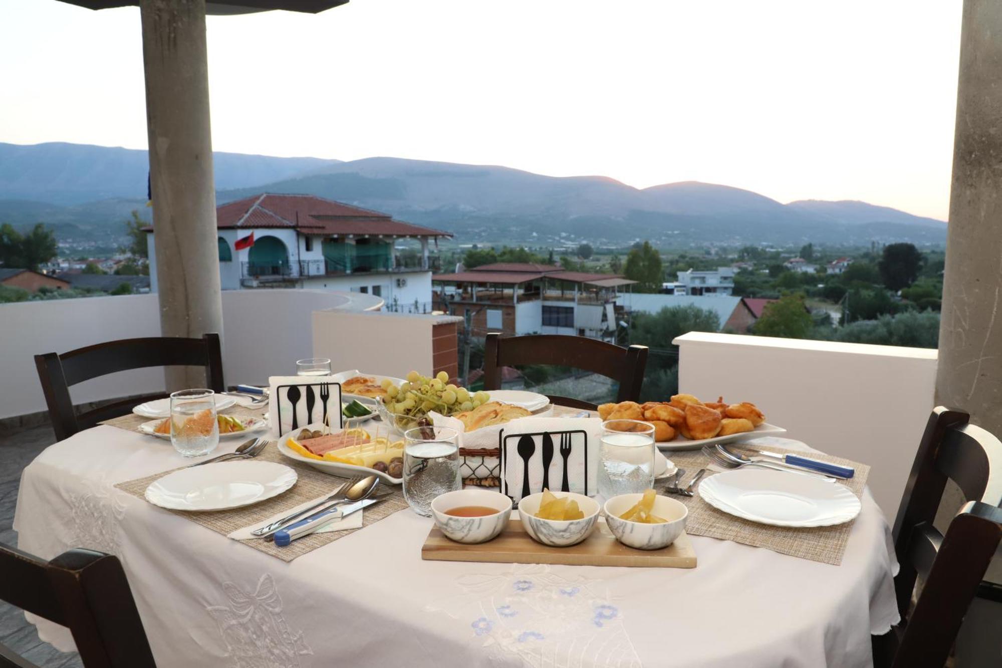 Georgemishel Guest House Berat Exterior photo