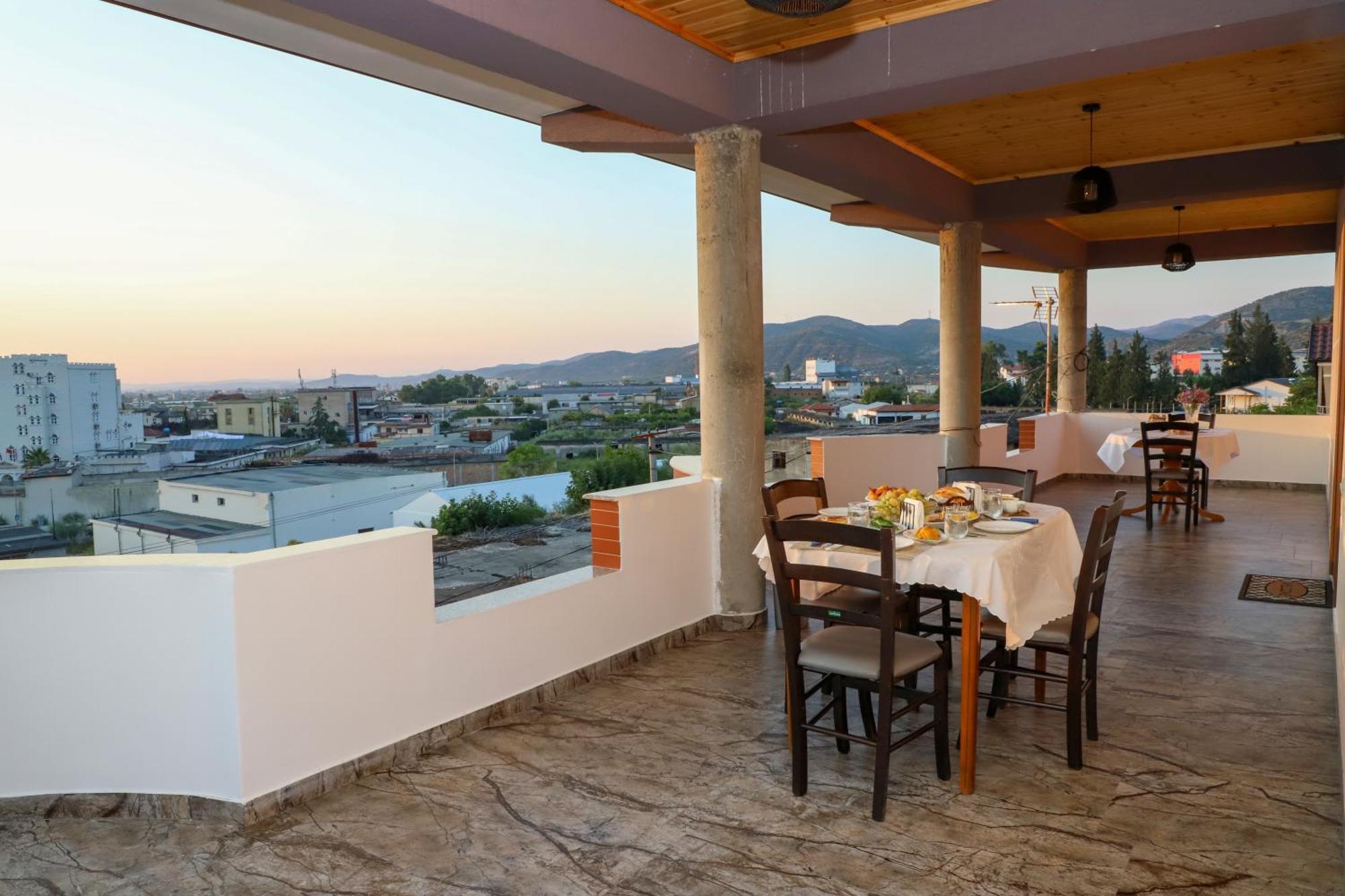 Georgemishel Guest House Berat Exterior photo