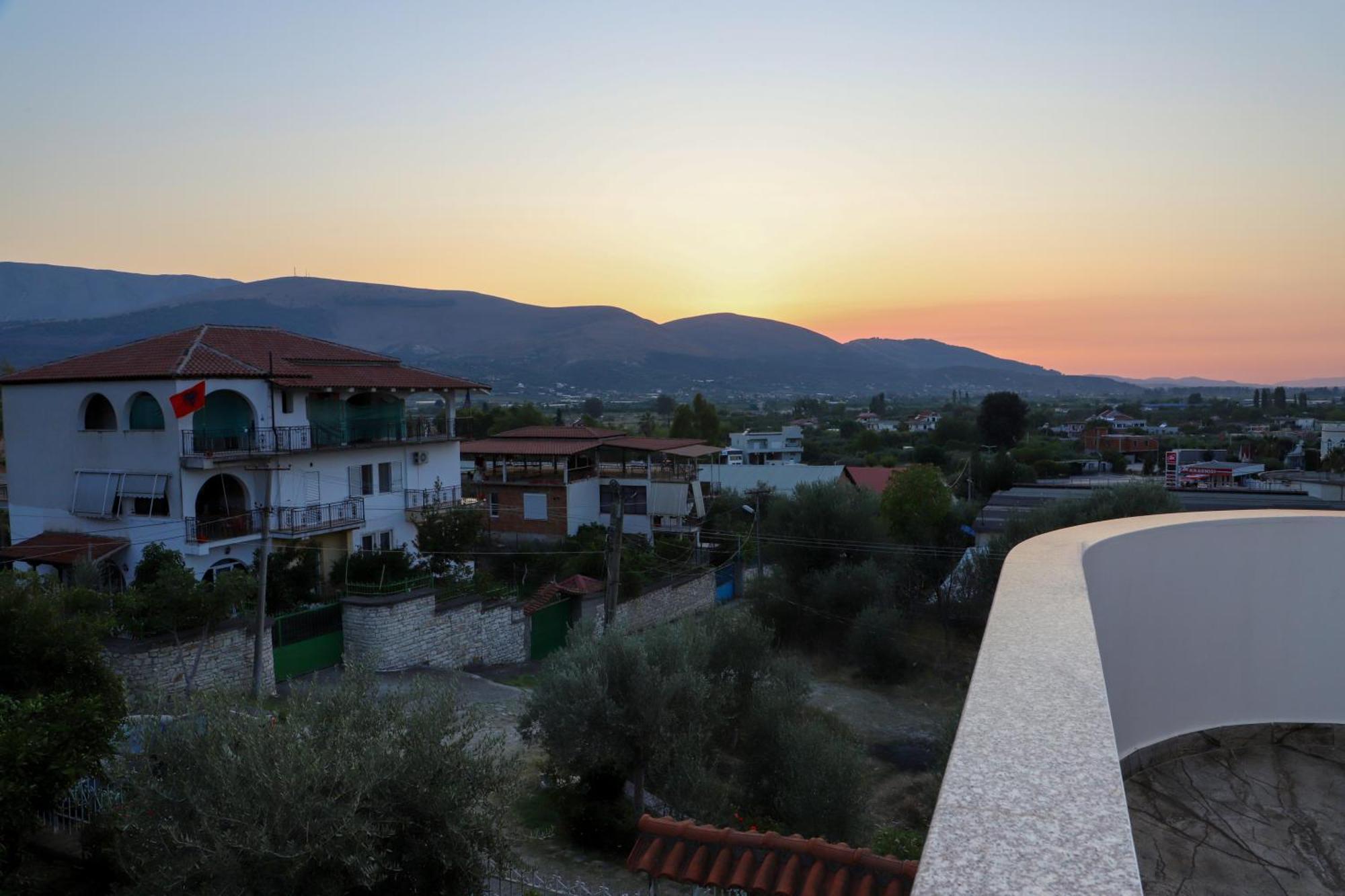 Georgemishel Guest House Berat Exterior photo
