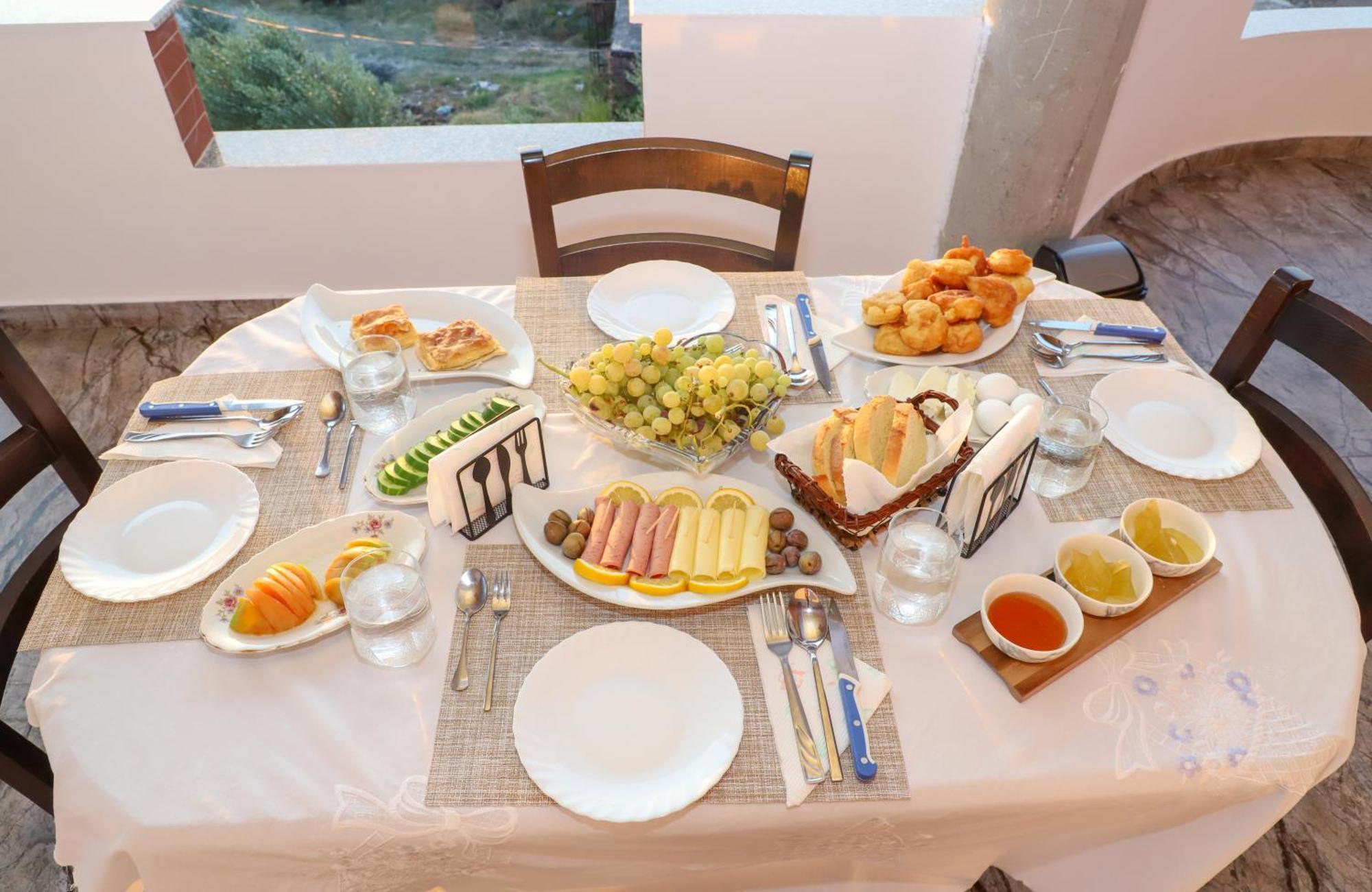 Georgemishel Guest House Berat Exterior photo